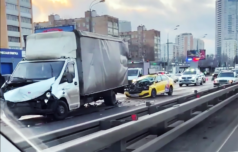 Фото 15 — ДТП на Ленинградском проспекте