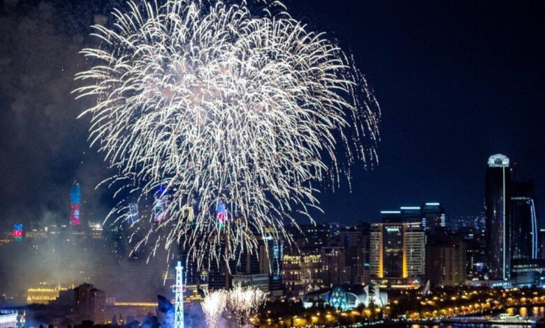 Photo of Перово: праздничный фейерверк вечером