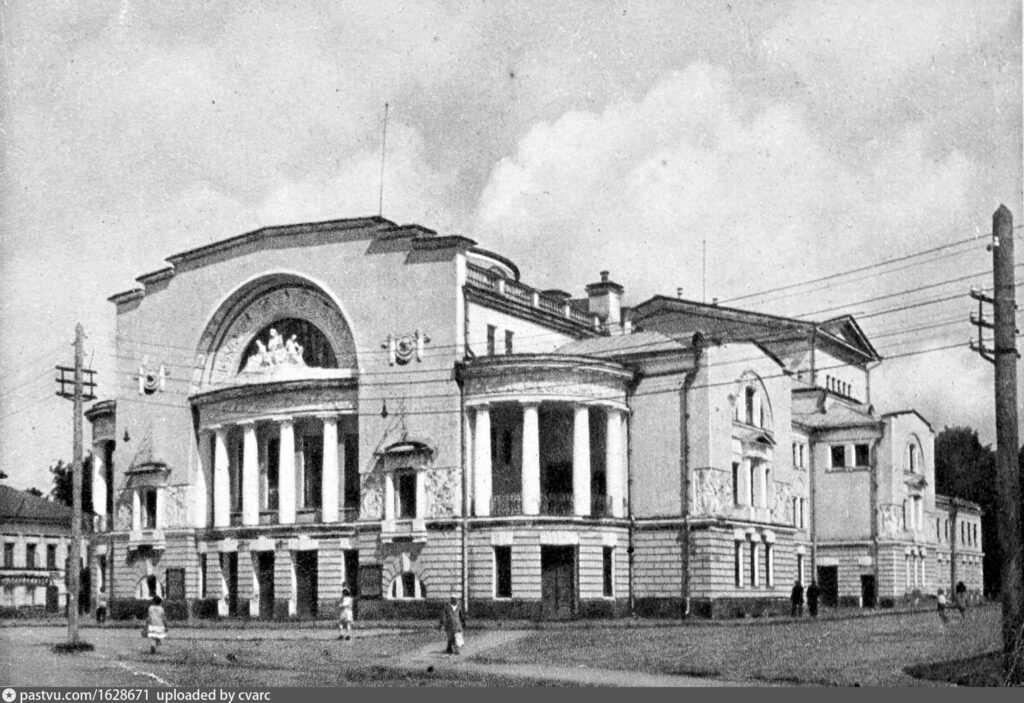 Фото 35 — Перово: уличный театр на площади