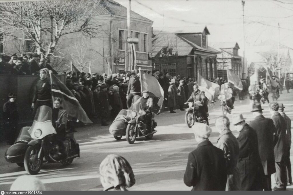 Фото 27 — Шумная вечеринка на улице Ленина